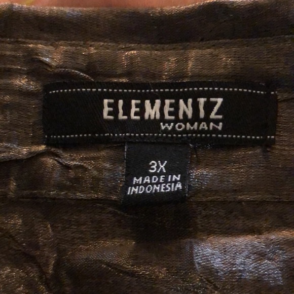 Elementz Woman Sparkly Shimmering Shirt. Even rhinestone buttons sparkle - Picture 7 of 8